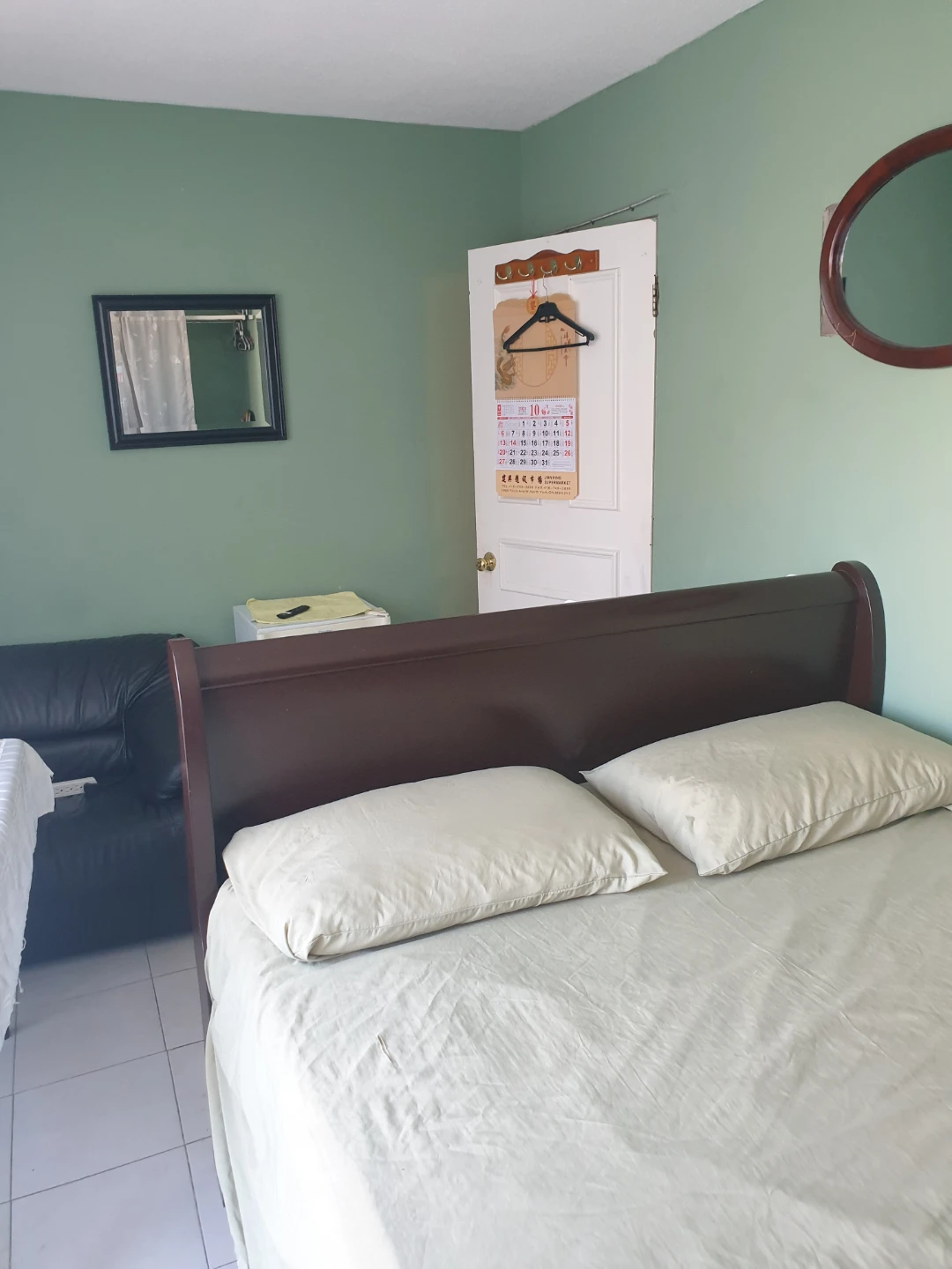 One furnished private room for rent - photo 5