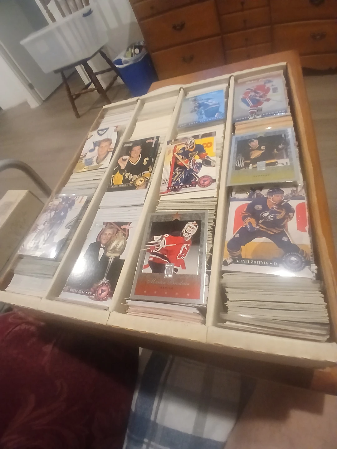 Assorted sports cards from the 90s up to 2023 - photo 4