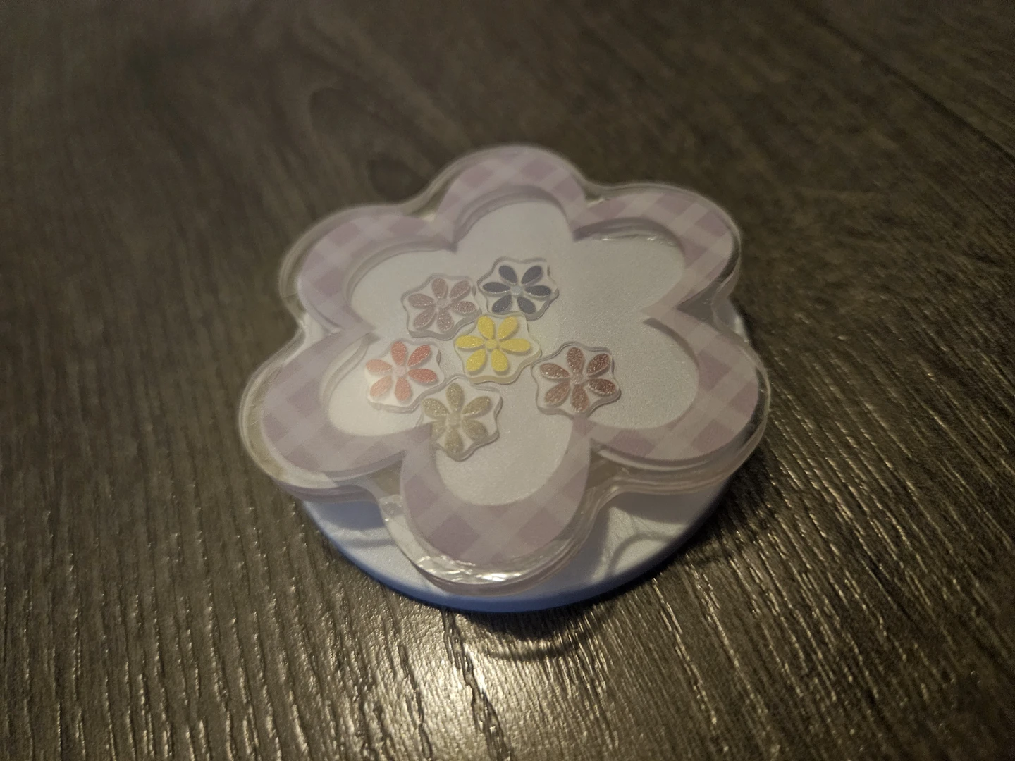 Magnetic cellphone stand - photo 2