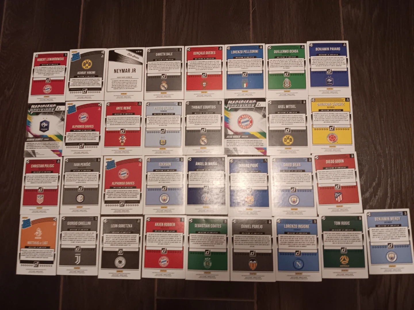 Whole Lot of soccer cards - photo 4