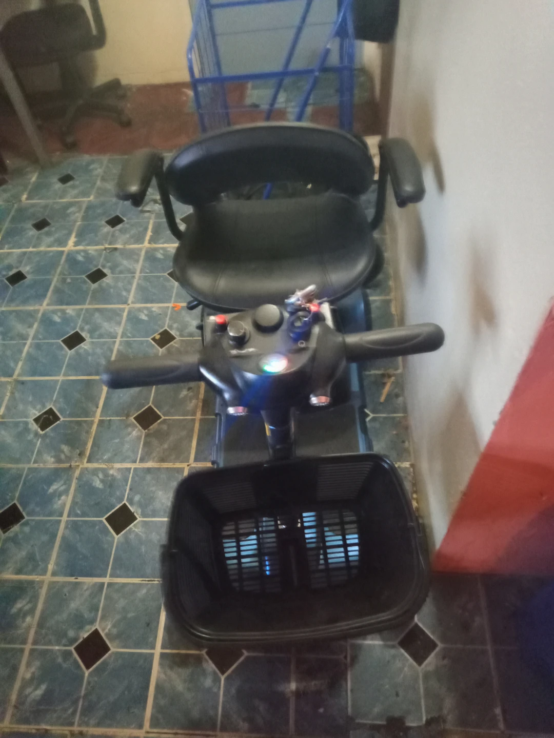 Vive Mobility Scooter - photo 2