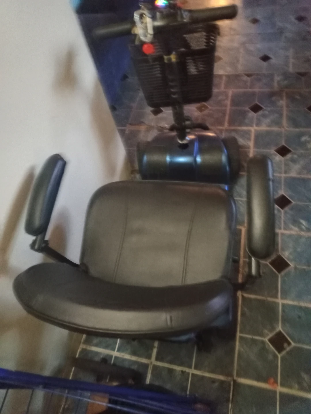 Vive Mobility Scooter - photo 5