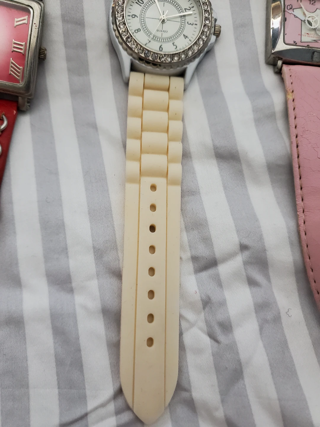 Vintage fashion watch lot for parts/repair (bundle of 3 watches) - photo 3