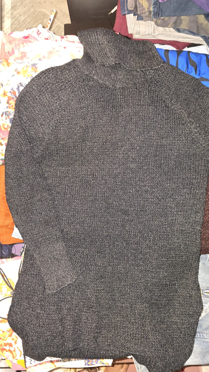 Reitmans Charcoal Grey Turtleneck Sweater Size M