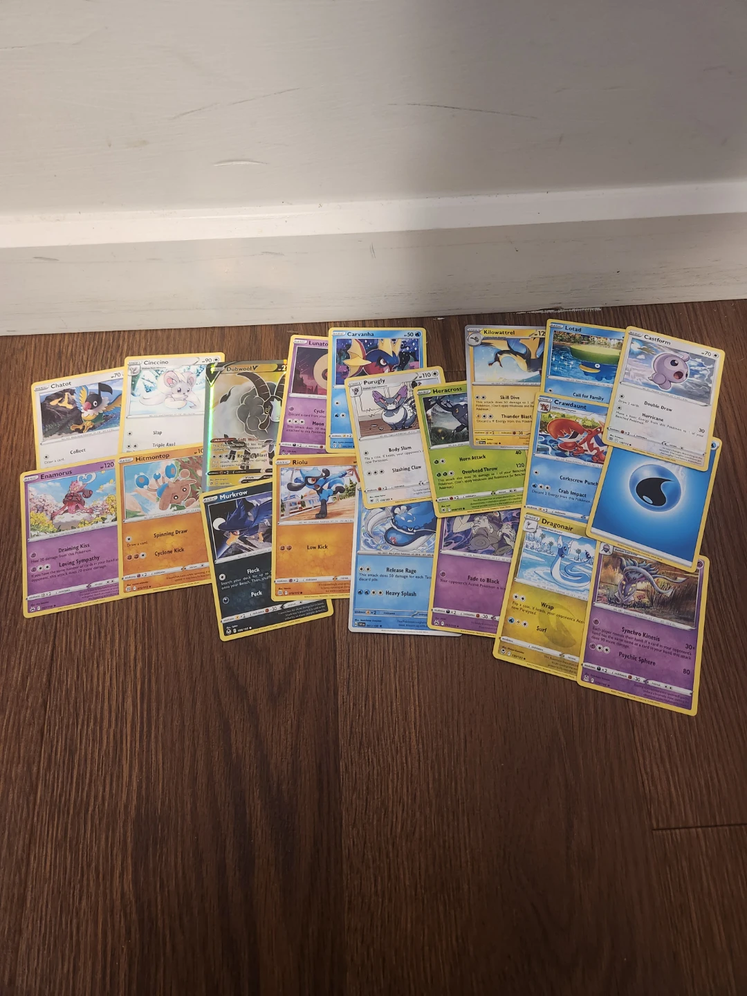 20 pokemon cards (1 v card, 1 holo, 18 normal cards - photo 2