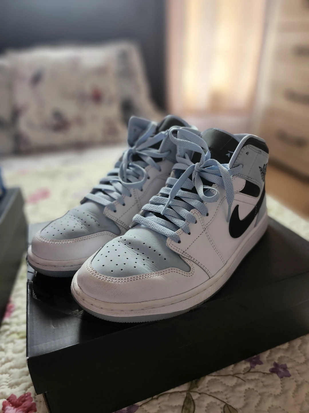 Air Jordan 1 Mid Light Blue Sneakers