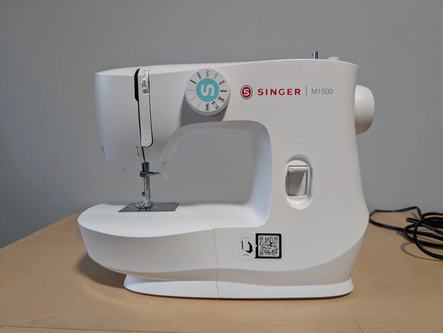 Singer M1500 Sewing Machine - photo 3