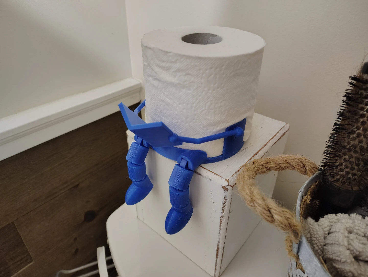 Blue Toilet Paper Buddy Holder / Display - photo 3