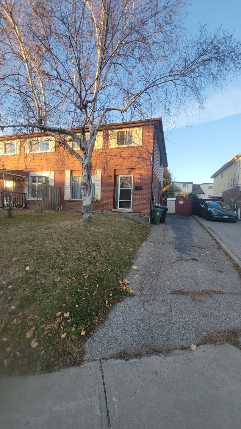 Room for rent Private and Sharing Scarborough - photo 2