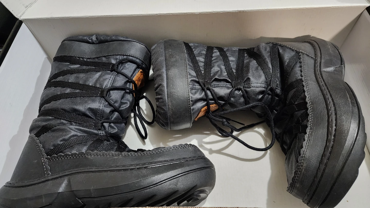 Artica Waterproof Winter Boots - Size 7
