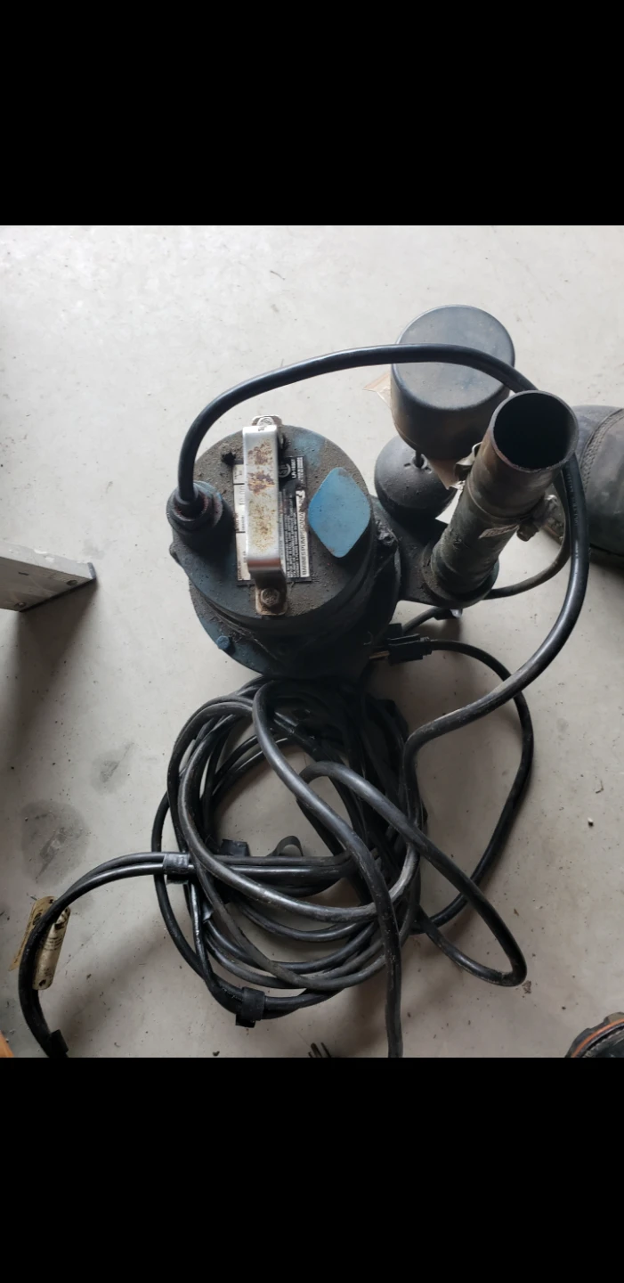 Barnes Pumps Canada Submersible Sump Pump