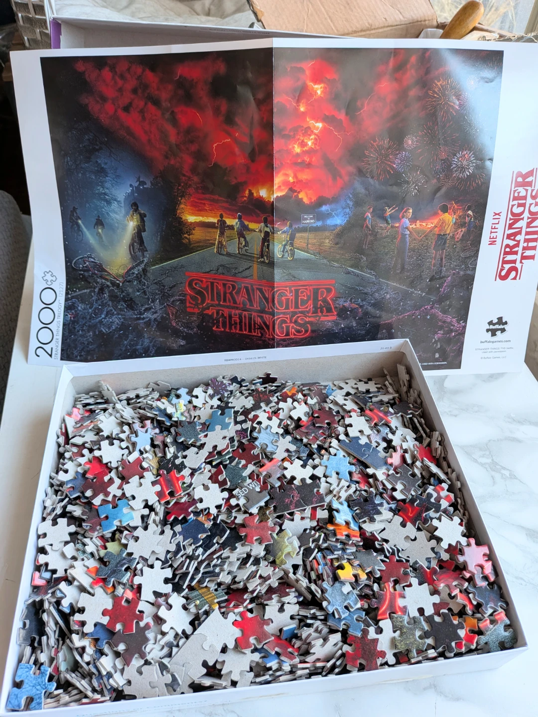 Stranger Things 2000 Piece Puzzle Buffalo Games - photo 2