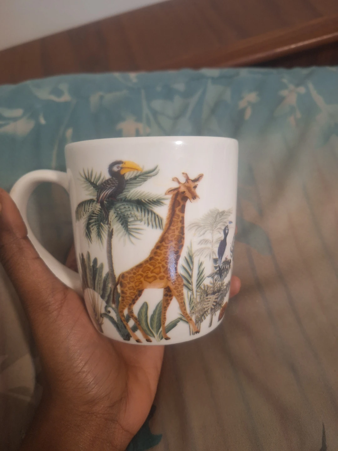 Decorative Mug with Giraffe and Toucan Print