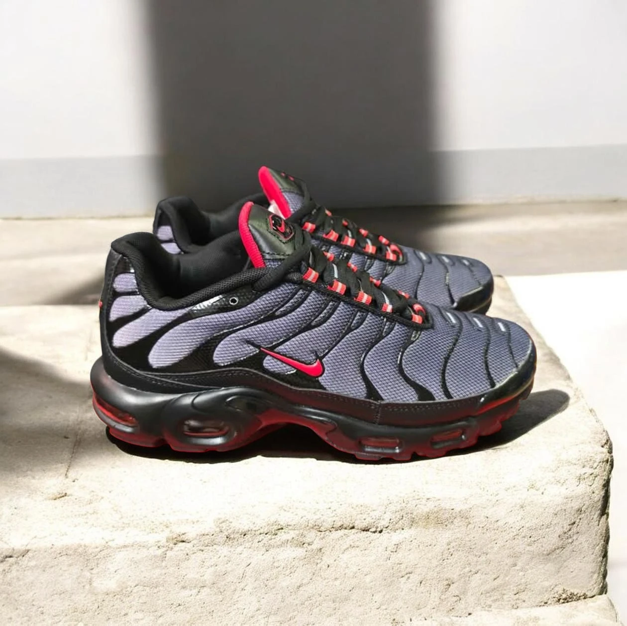 Brand new Nike Air Max TN Black Gradient Red for sale - photo 3