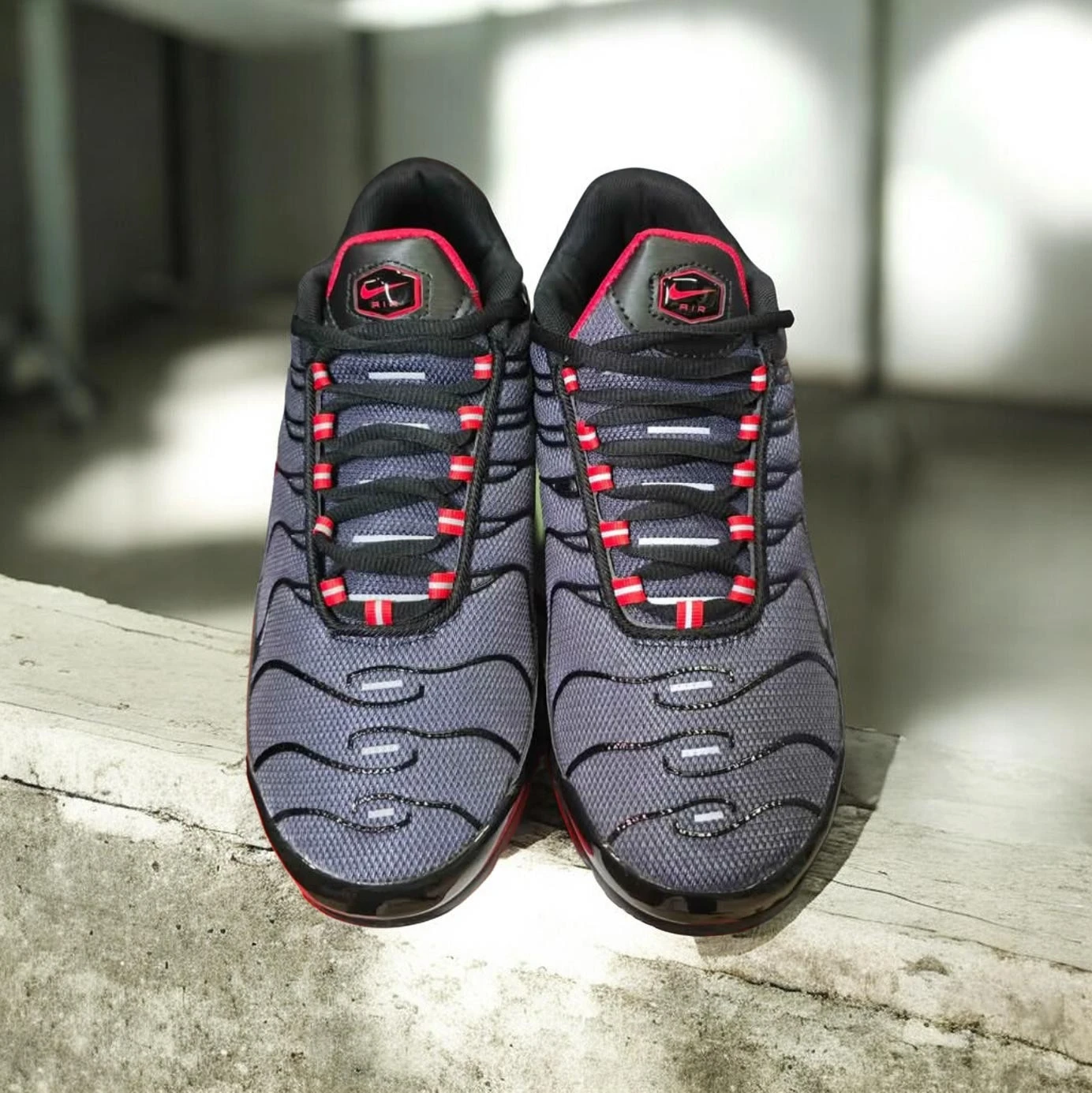Brand new Nike Air Max TN Black Gradient Red for sale - photo 4