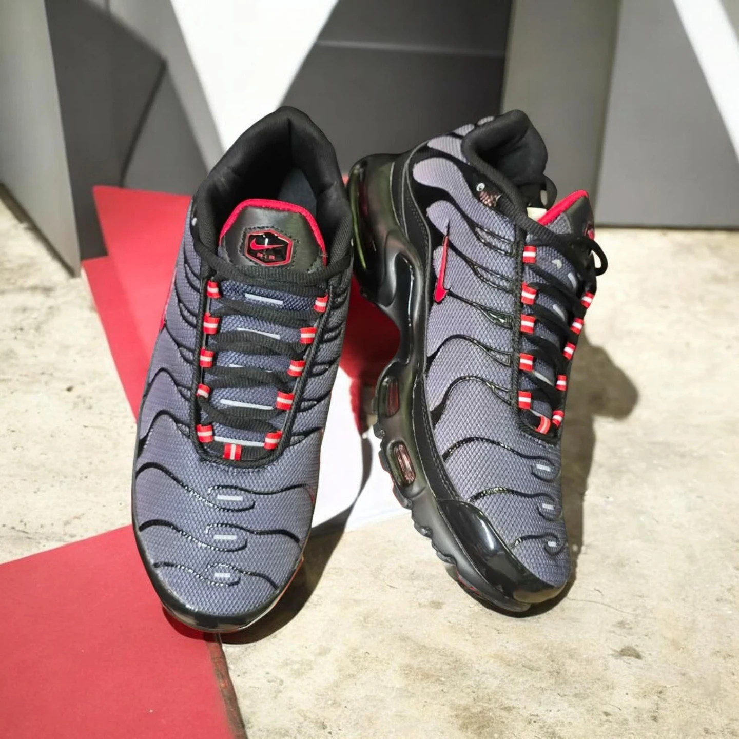 Brand new Nike Air Max TN Black Gradient Red for sale - photo 5