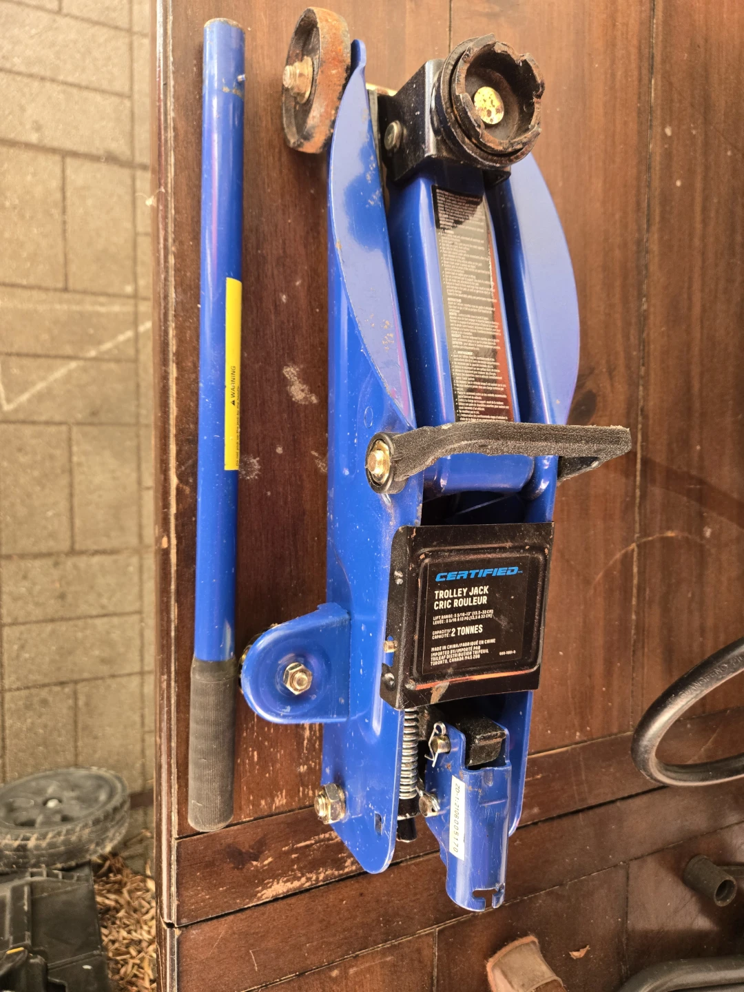 Certified Trolley Jack - 2 Tonne Capacity