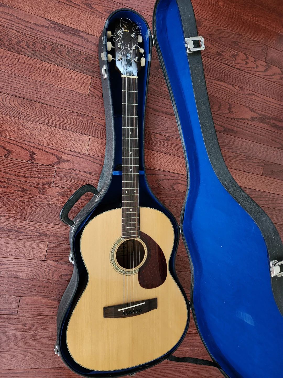 Yamaha Acoustic Guitar with Case