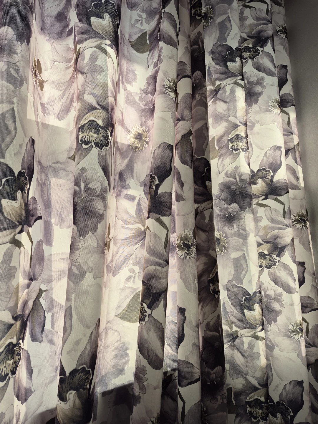 Nine Floral Print Curtains - photo 4