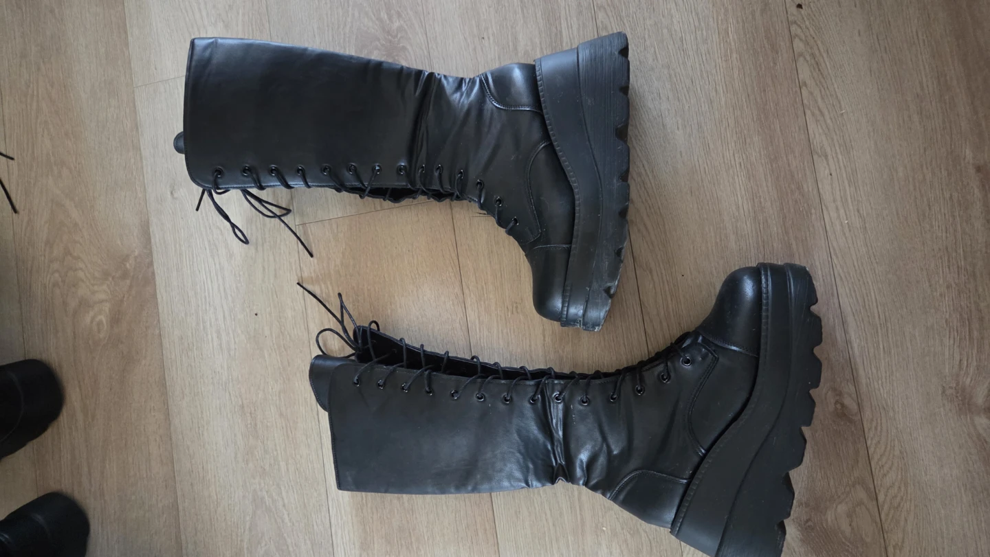 Knee-high Black Platform Lace-Up Boots - Size 43
