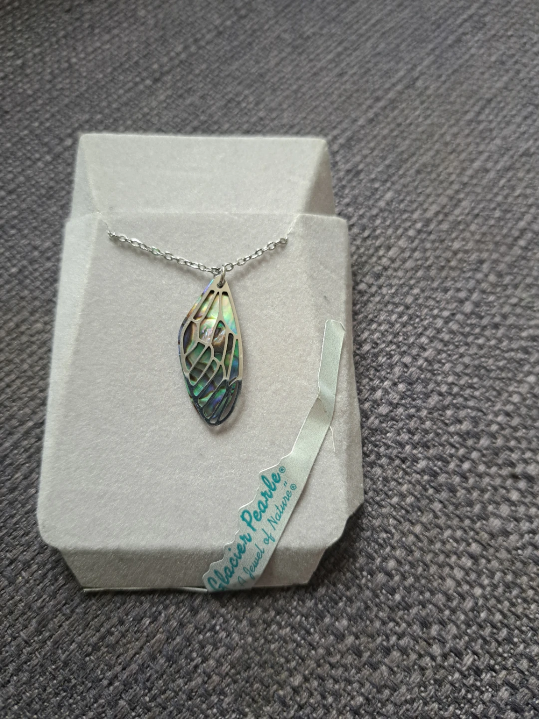 Glacier Pearle Necklace with Abalone Wing Pendant