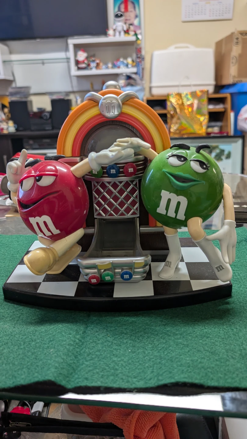M&M's Jukebox with Red and Green Characters