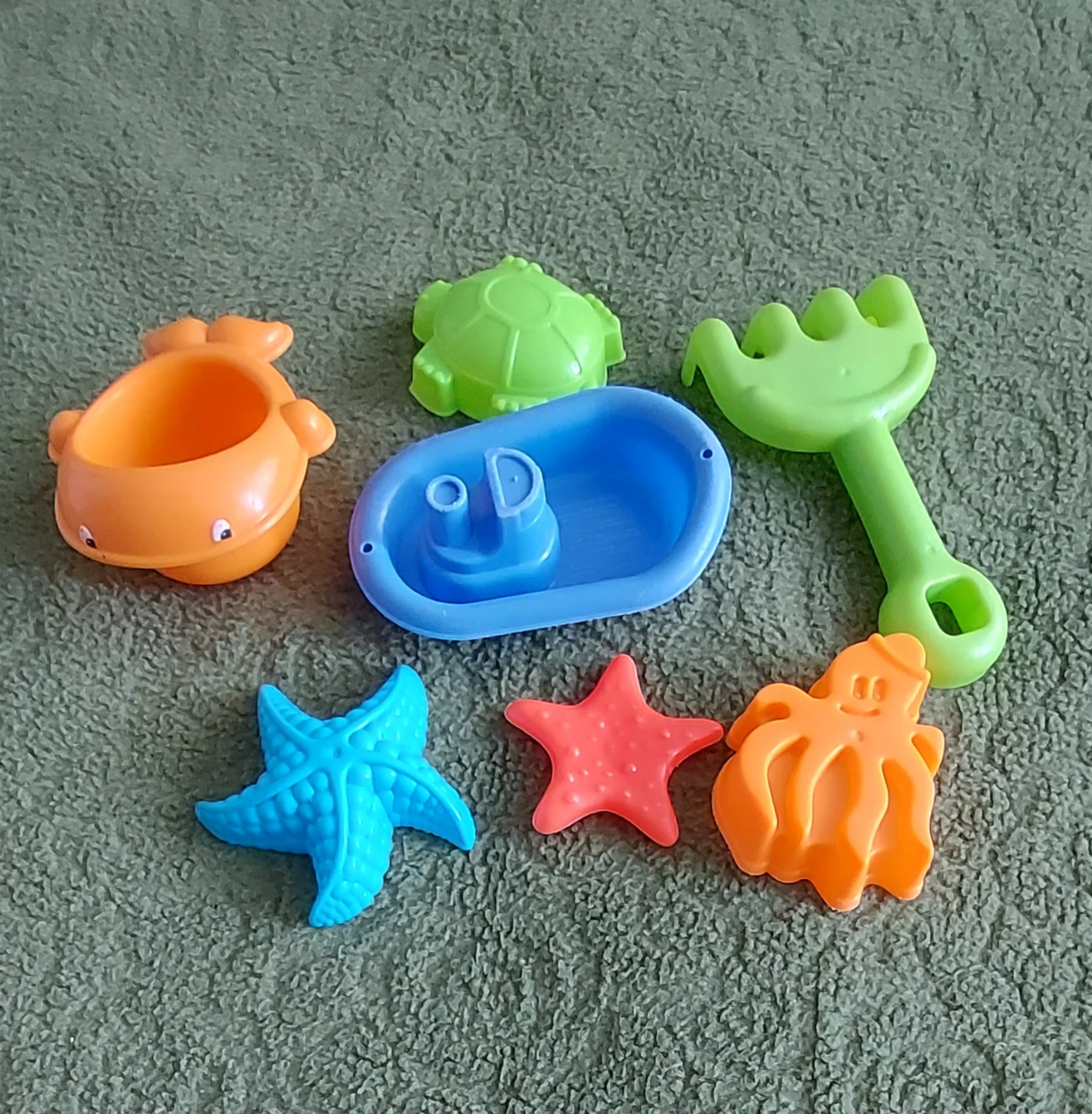Beach Toy Set - Whale, Turtle, Octopus, Starfish & Rake