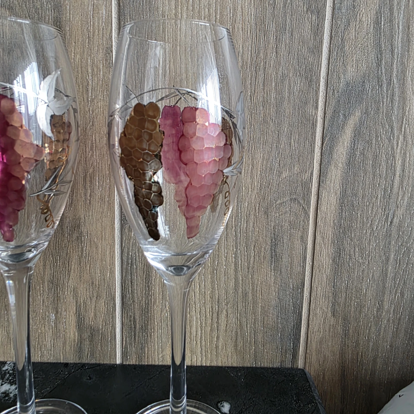 Used vintage Set of 2 Decorative Wine Glasses with Grapes - photo 2