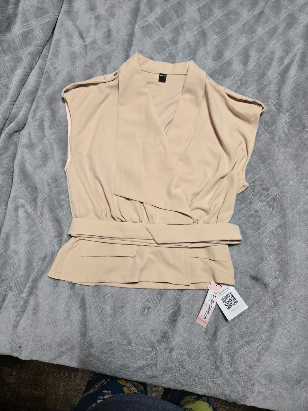 Assorted women's clothing - photo 3