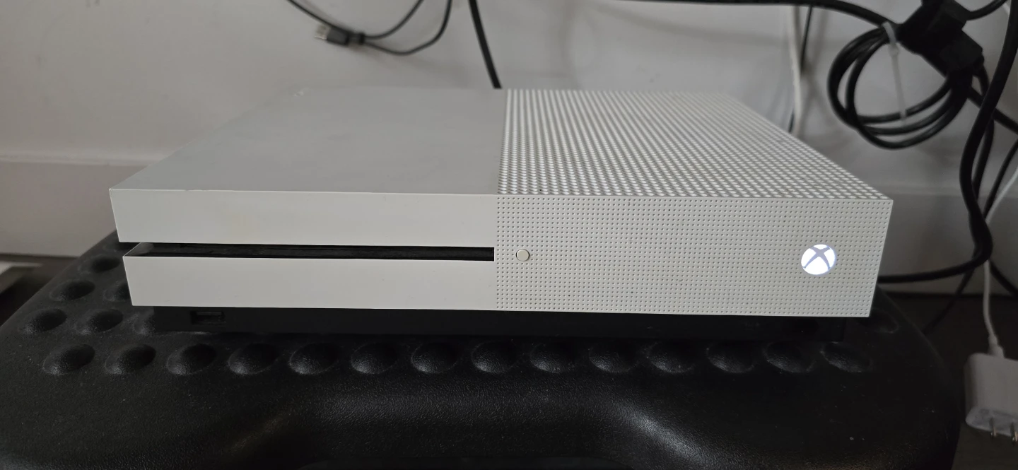 XBOX One S & Ferrari Racing Wheel and Pedals 🥕 - photo 4