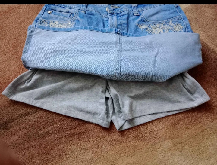 Denver Hayes Skirt with grey shorts-Size 6 - photo 3