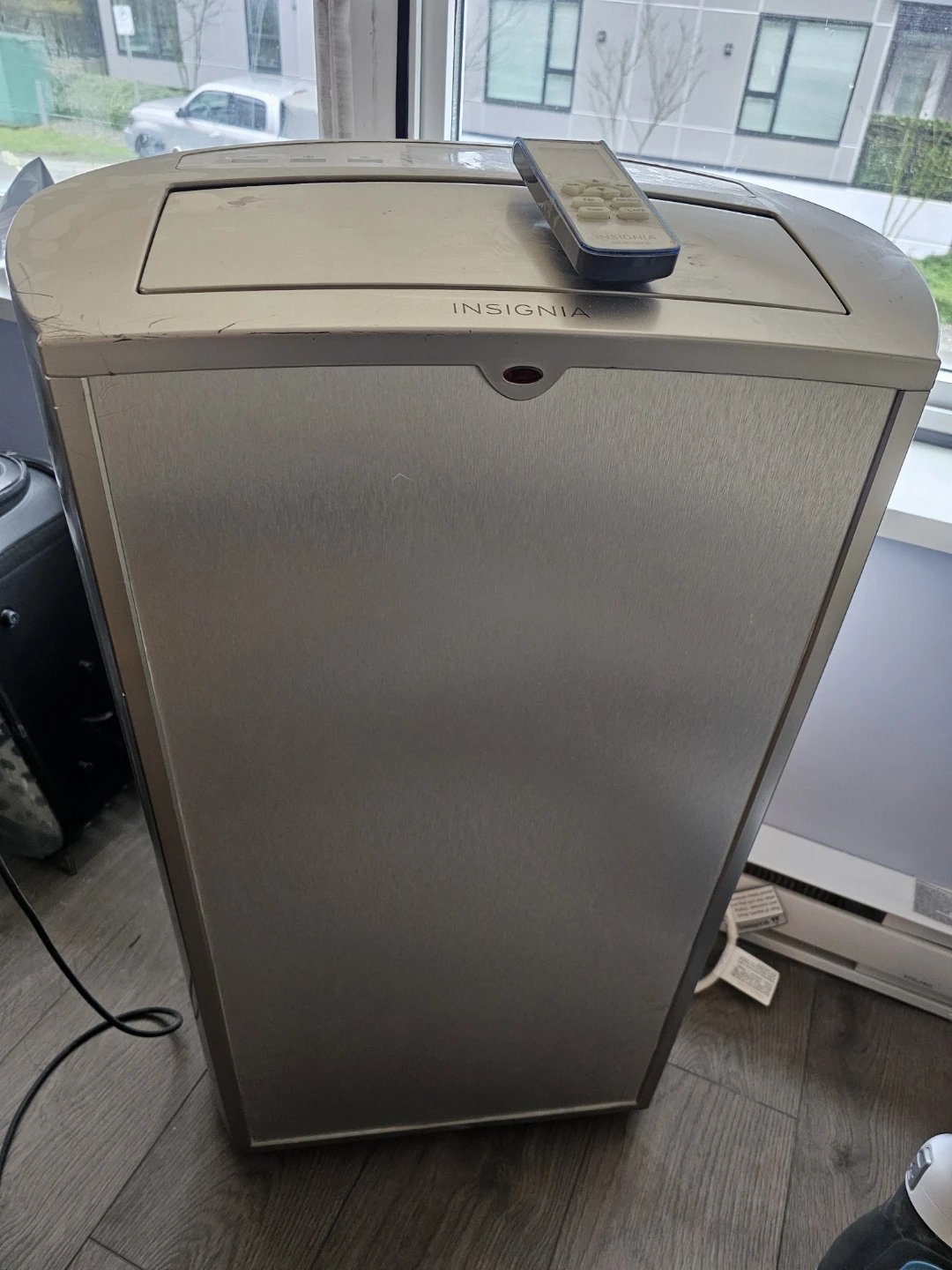 Insignia NS-AC14PWH9-C Portable Air Conditioner - photo 2