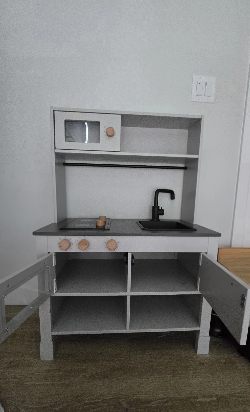 Kids Play Kitchen with Microwave and Sink