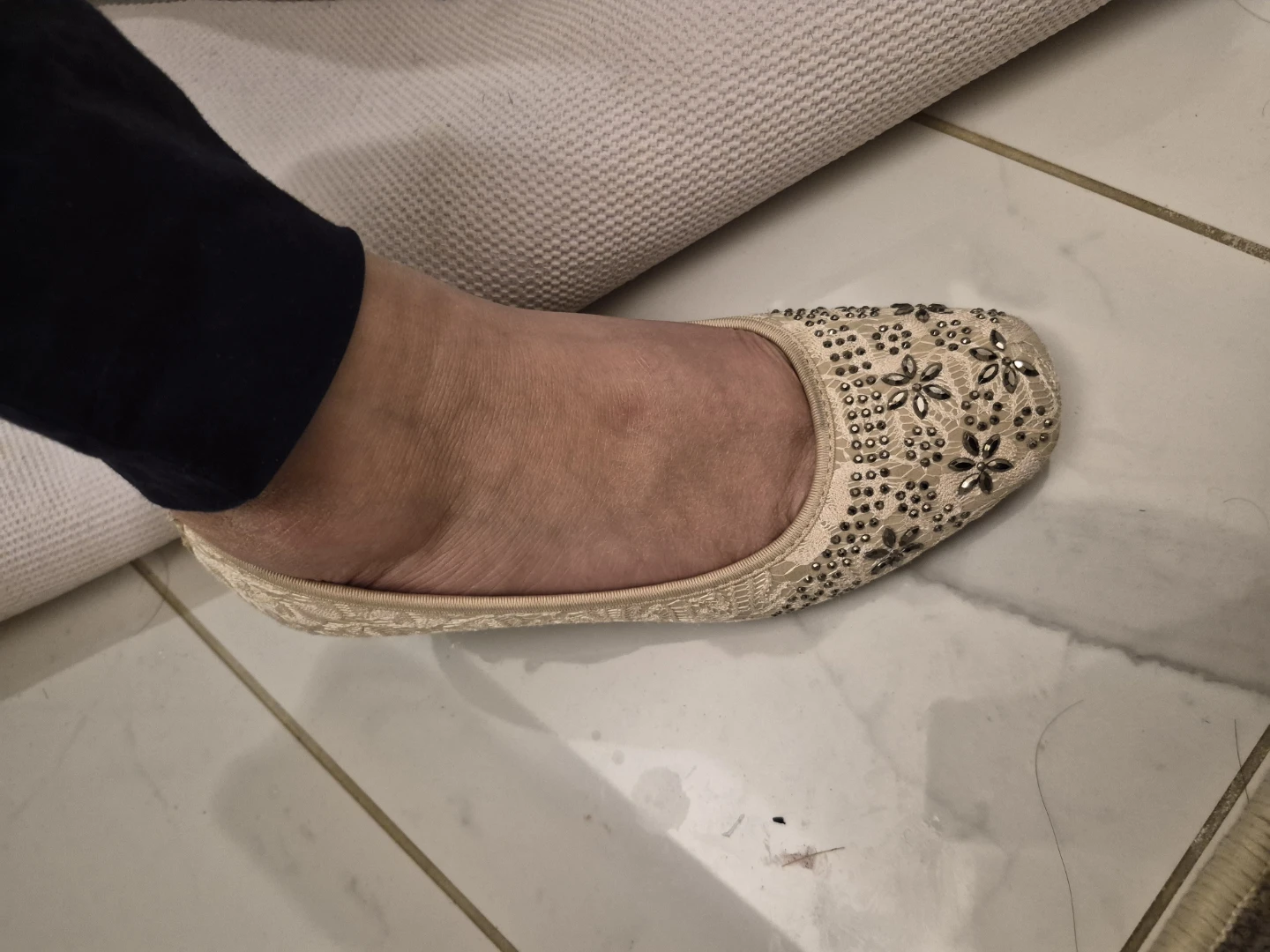 Style Women's Bejeweled Lace Ballet Flats - photo 4