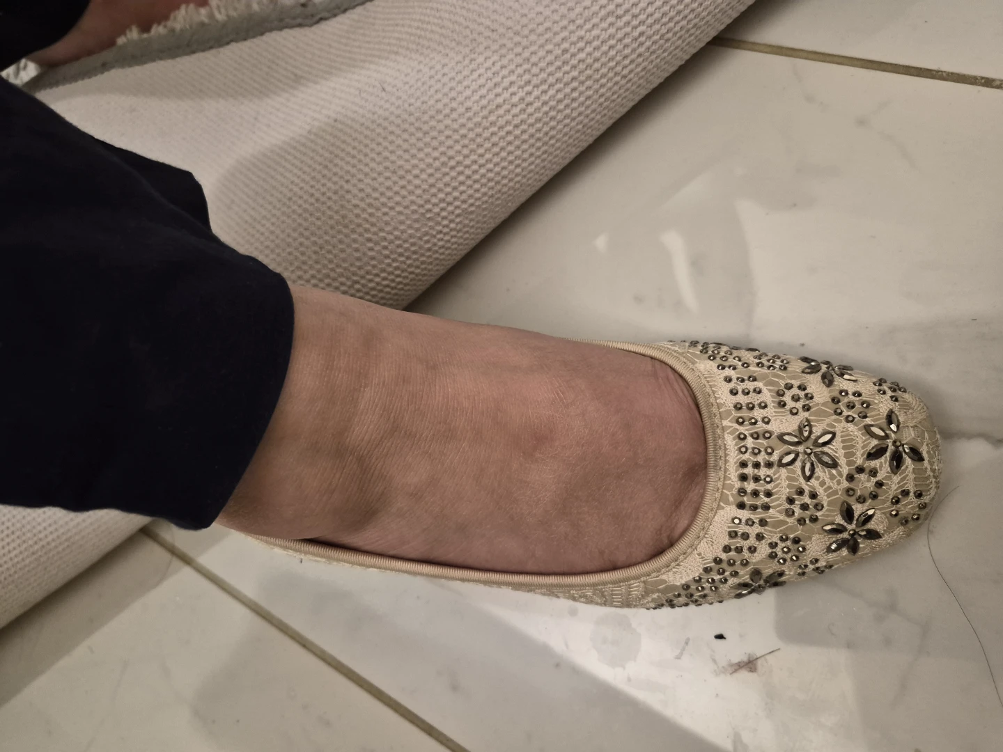 Style Women's Bejeweled Lace Ballet Flats - photo 5