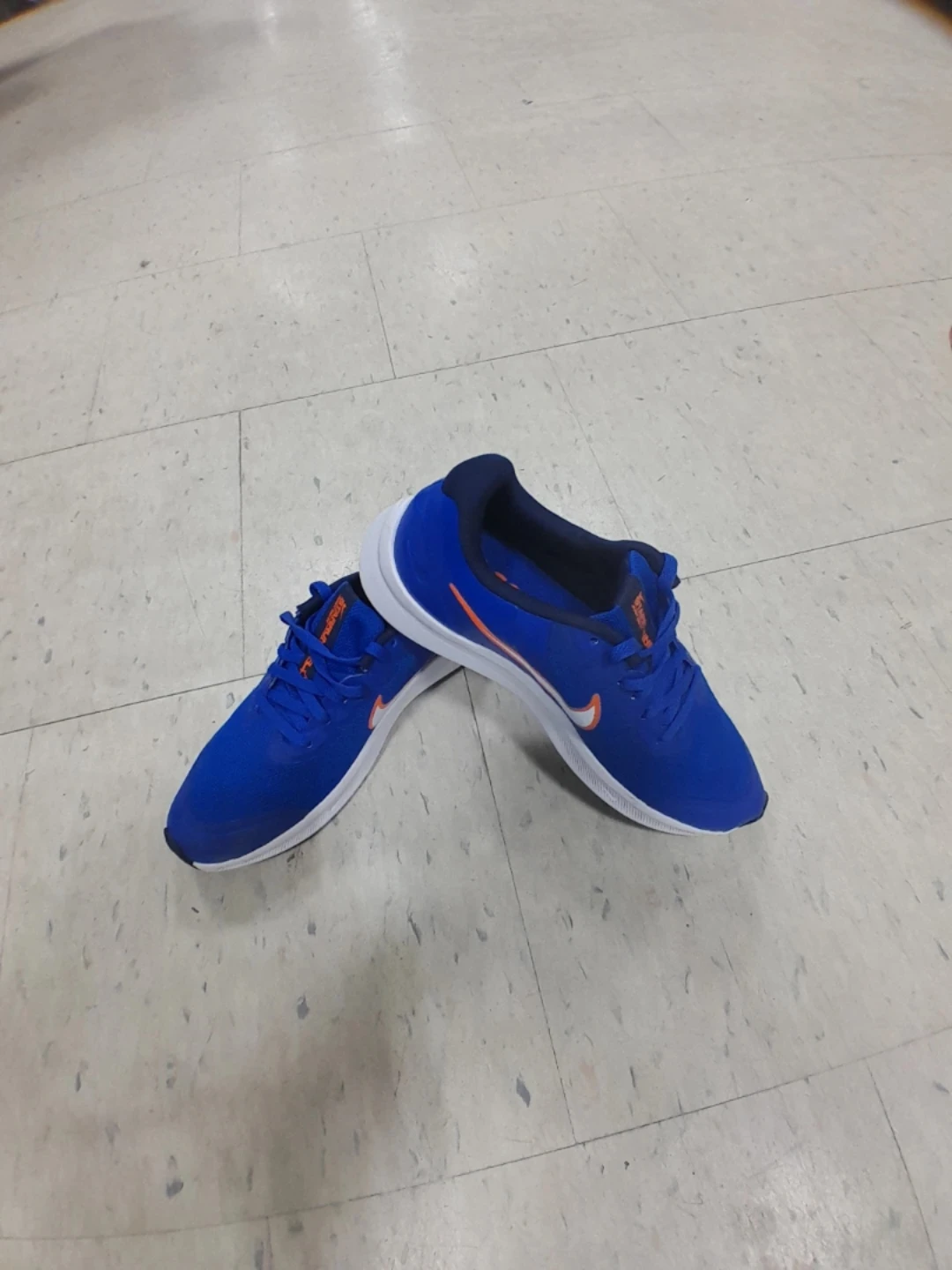 Nike Running Shoes - Blue For Boys Size  5 - photo 3
