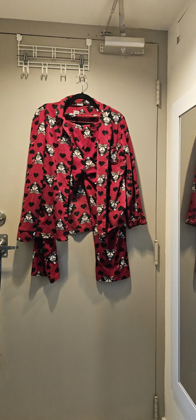 Red Pyjama Set with Black Hearts and Cats Pattern - photo 2