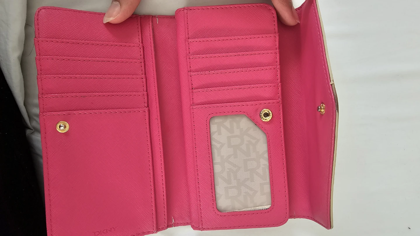 DKNY and Guess Women's Wallets - photo 3