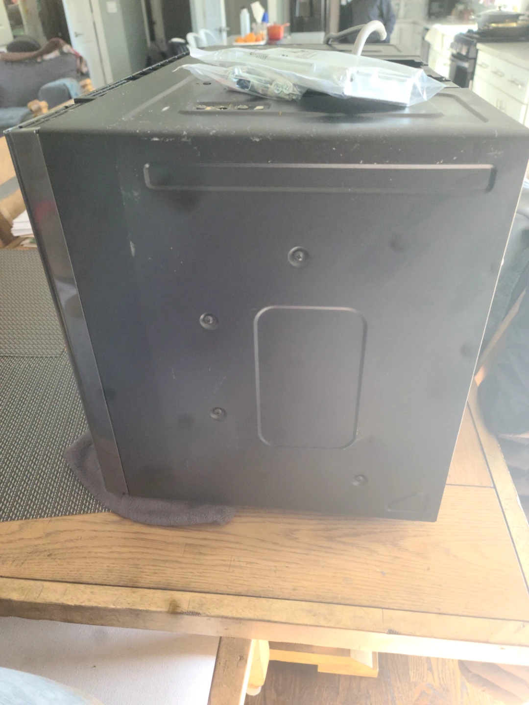 Samsung Black Over-the-Range Microwave - photo 3