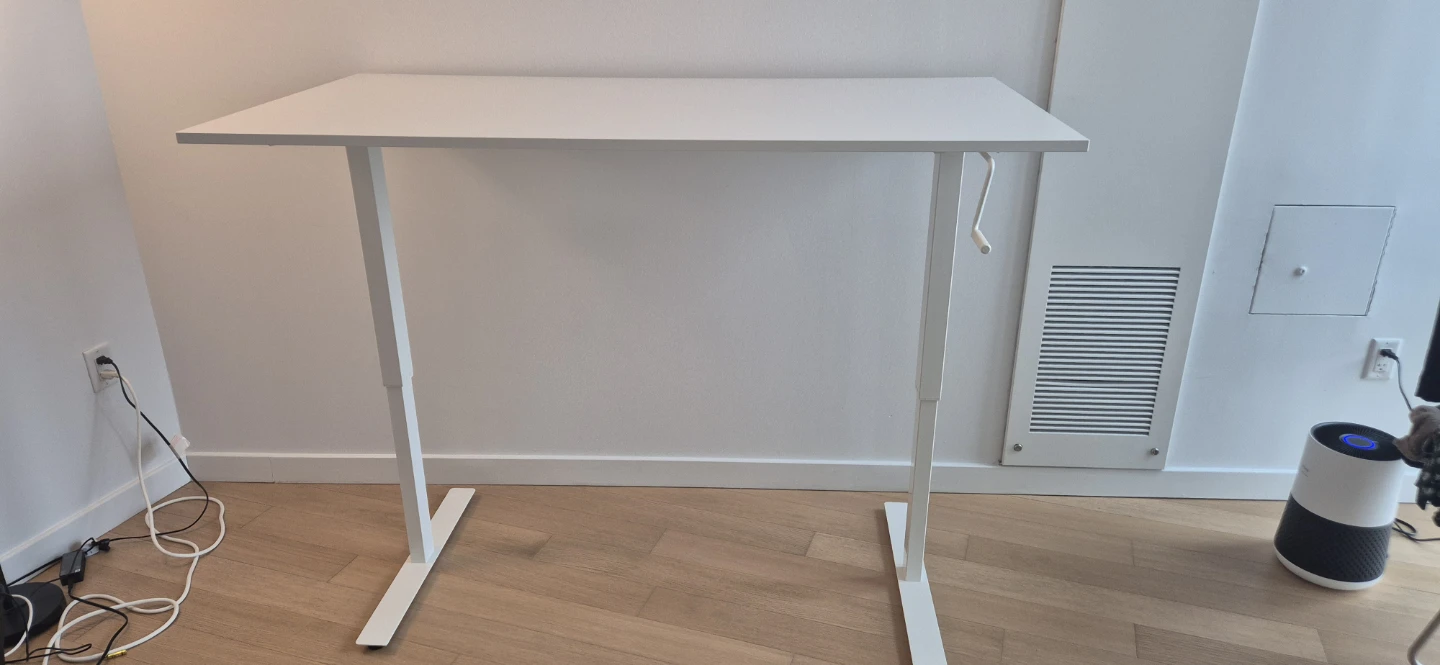 Manual Height Adjustable Standing Desk - White