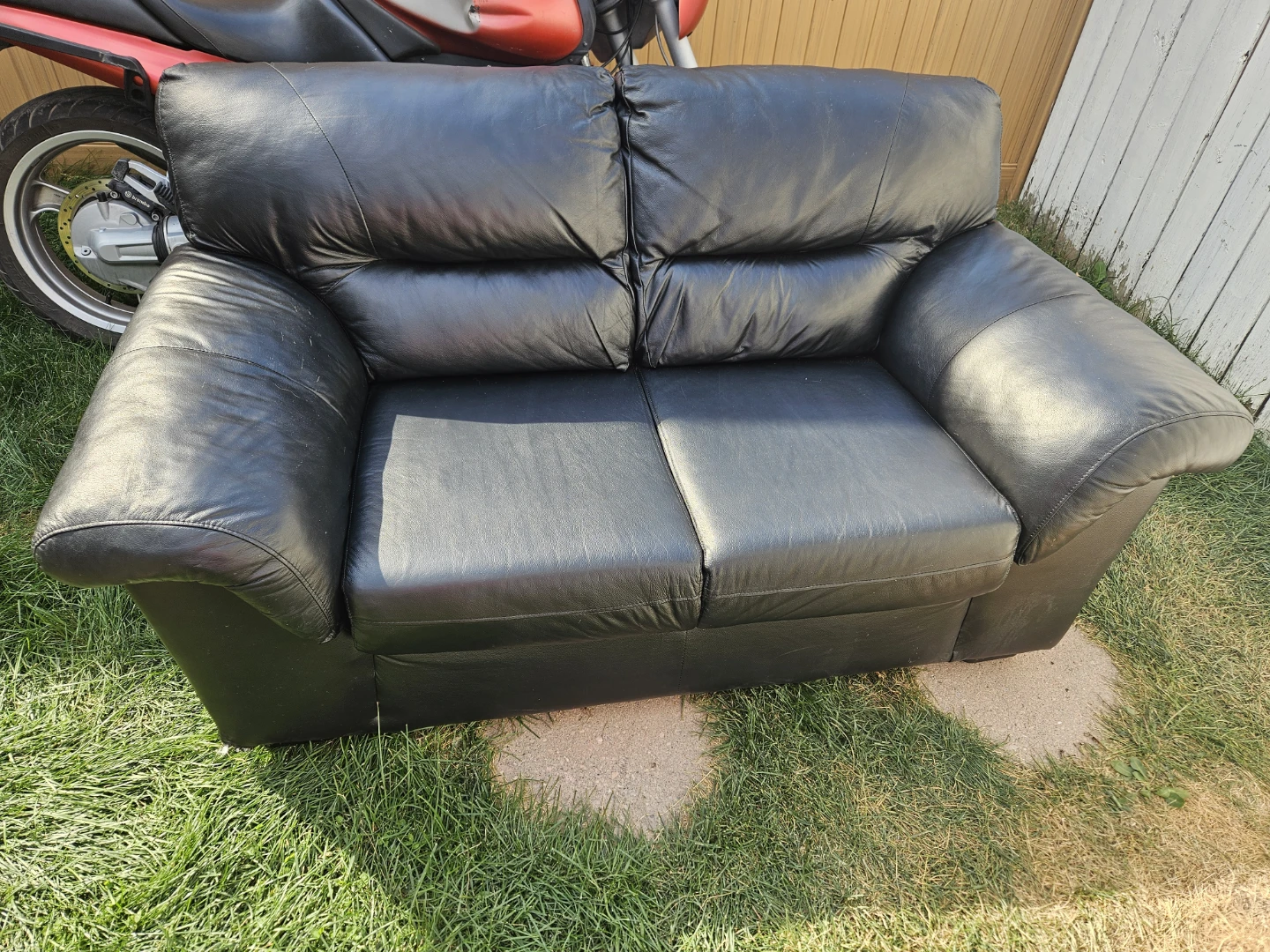Black Leather Loveseat and Sofa