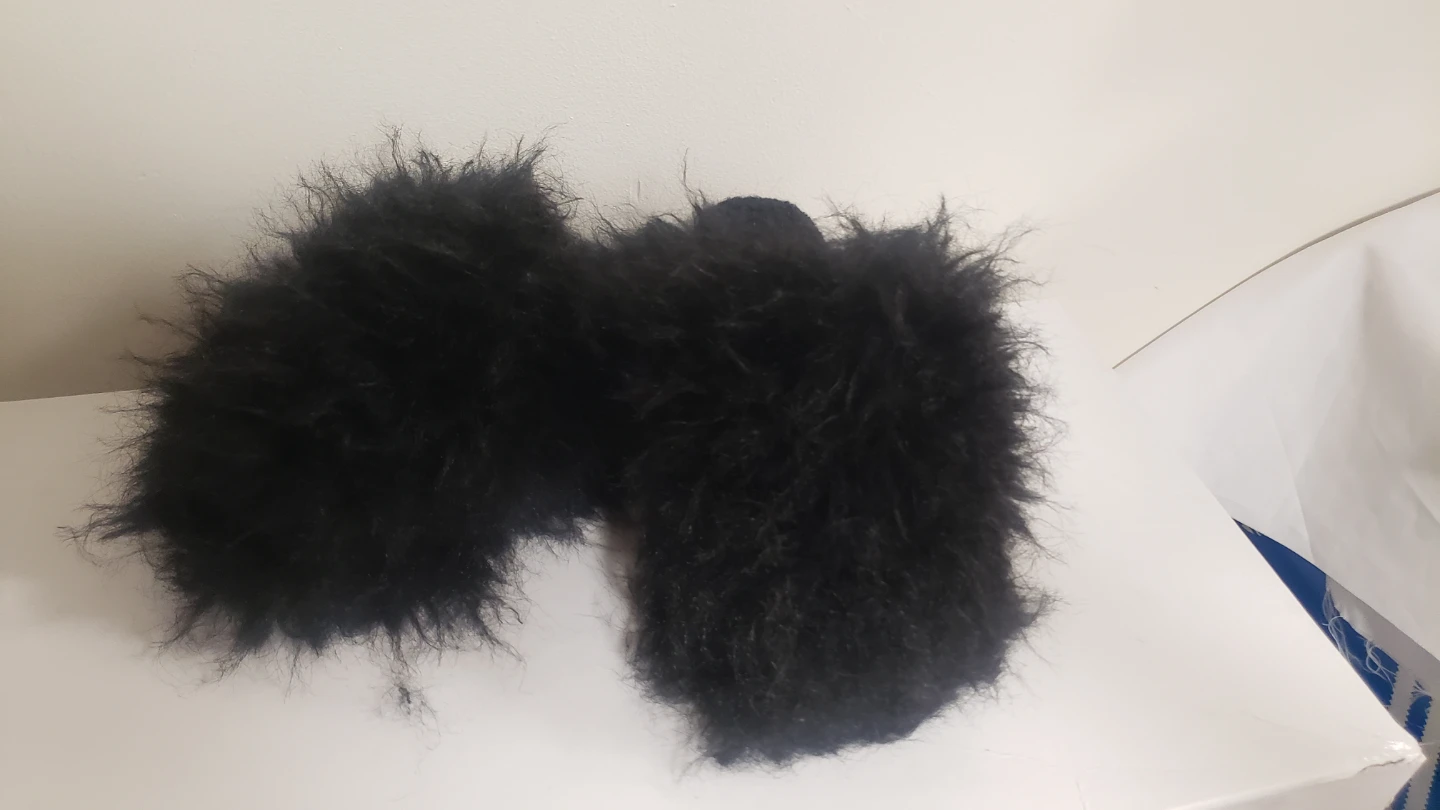 Brand new Women's Faux Fur Slippers - photo 2