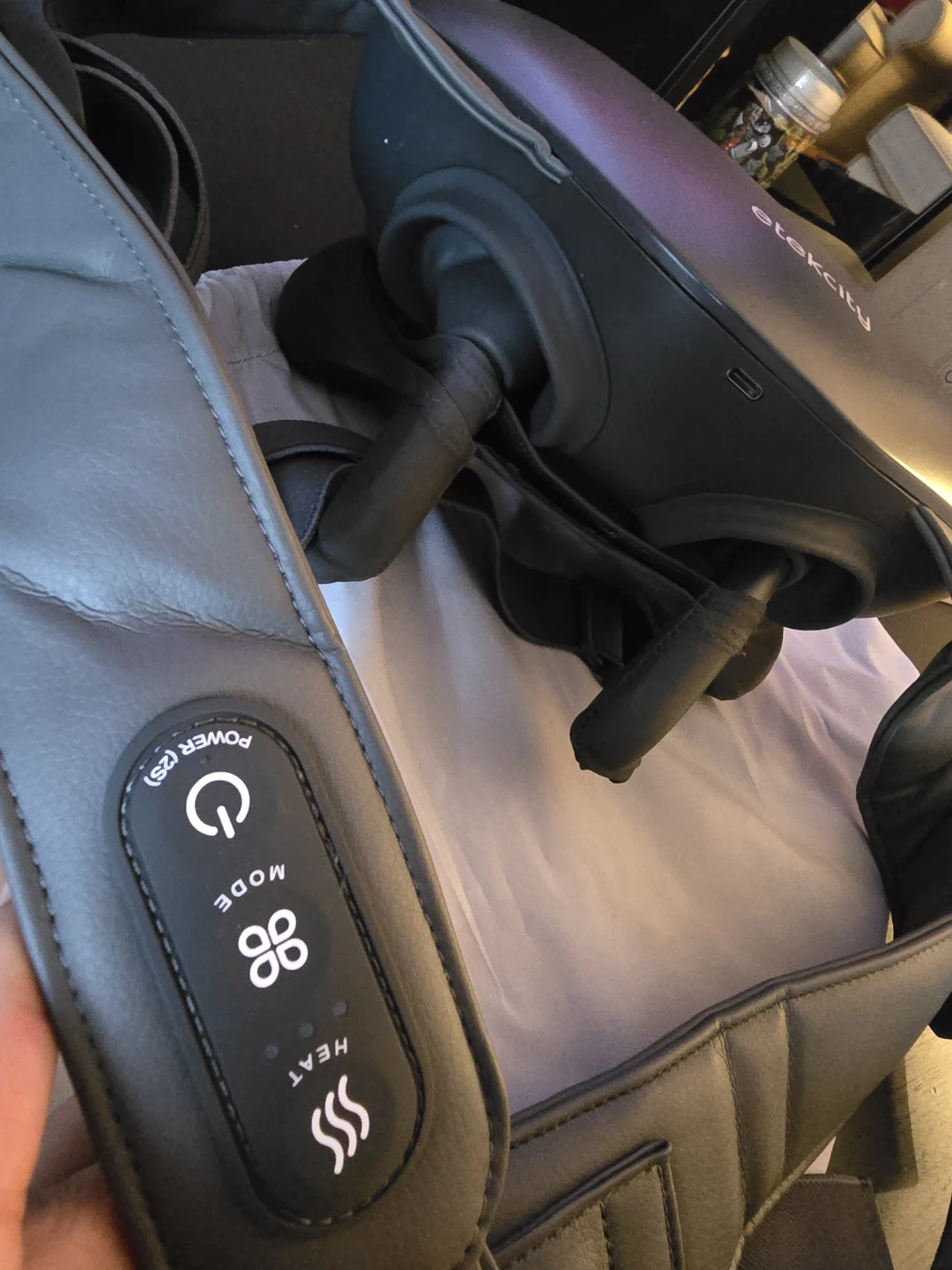 Etekcity Neck and Shoulder Massager with Heat - photo 2