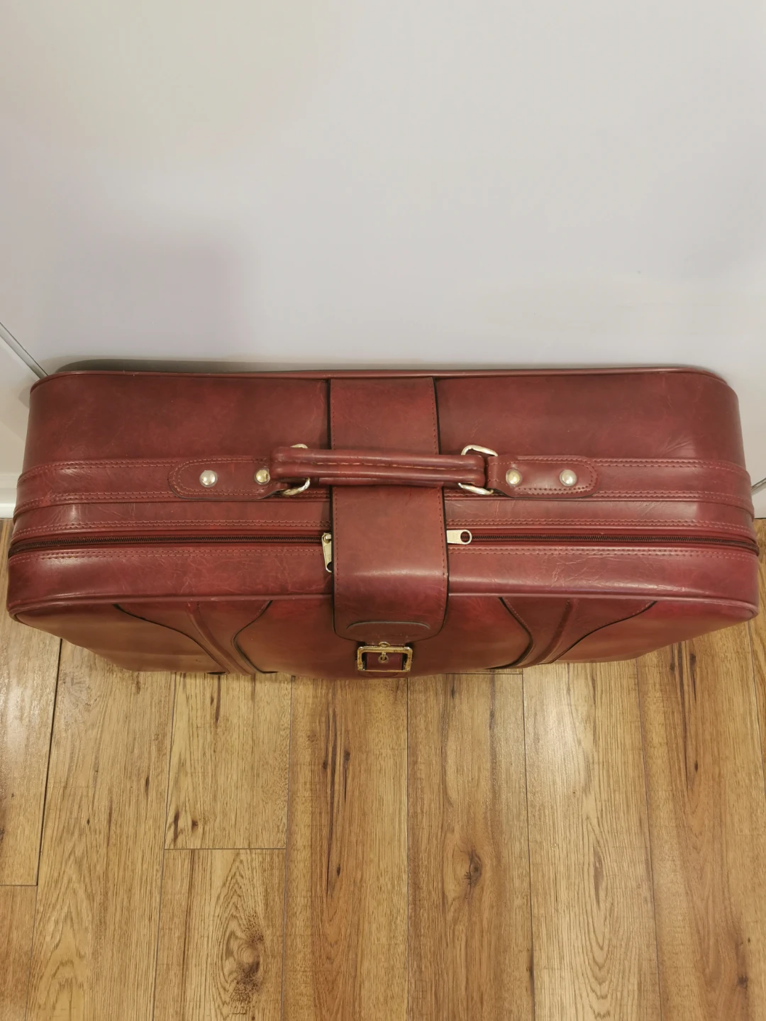 Vintage Leather Suitcase - photo 2
