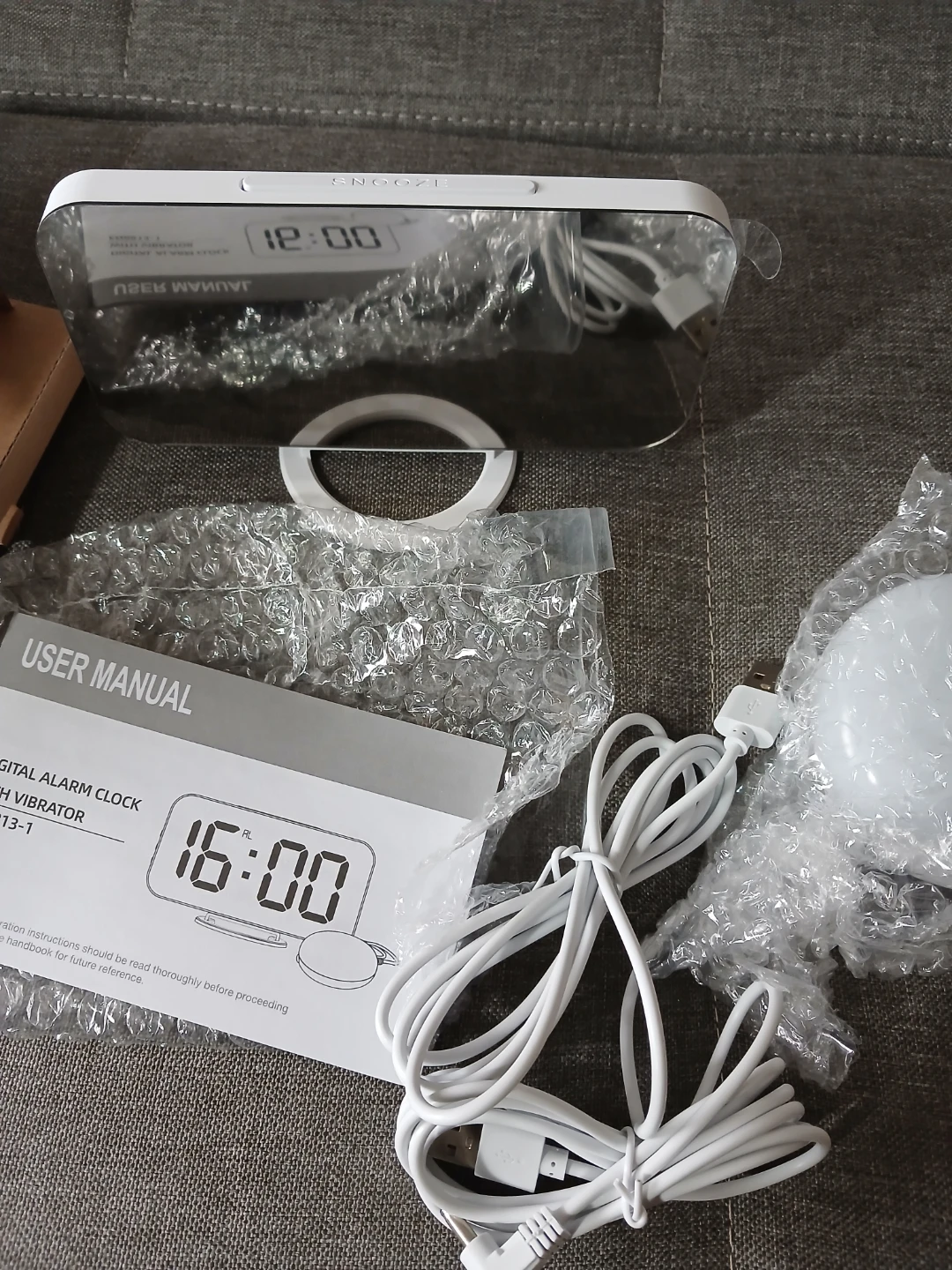 Digital Alarm Clock with Vibrator - photo 5