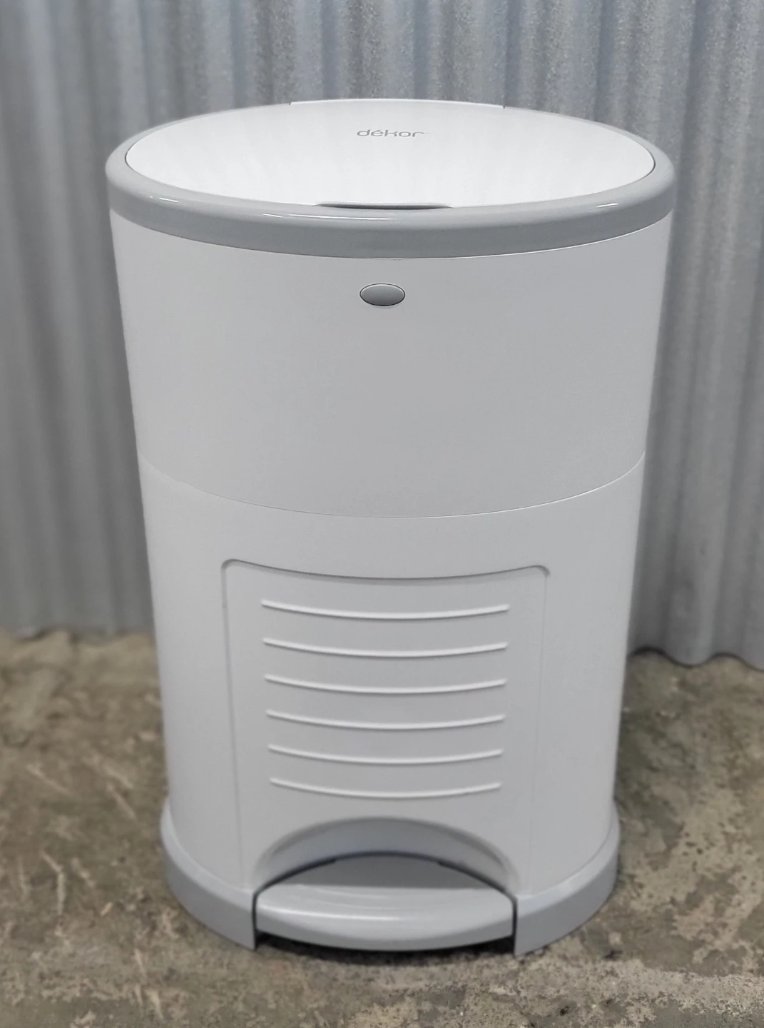 Dekor Plus Diaper Pail White/Gray