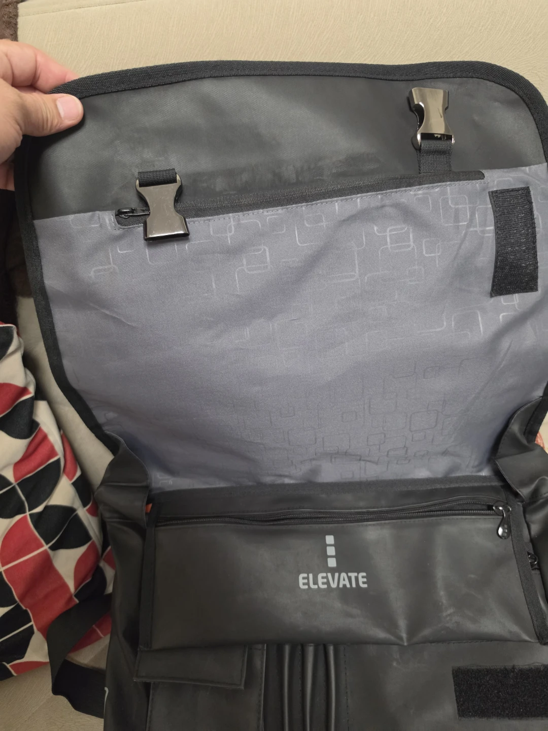 Elevate Messenger Bag - Black - photo 3