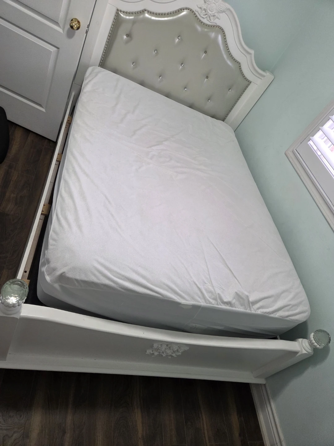 White Upholstered Full Bed Frame with Crystal Accents