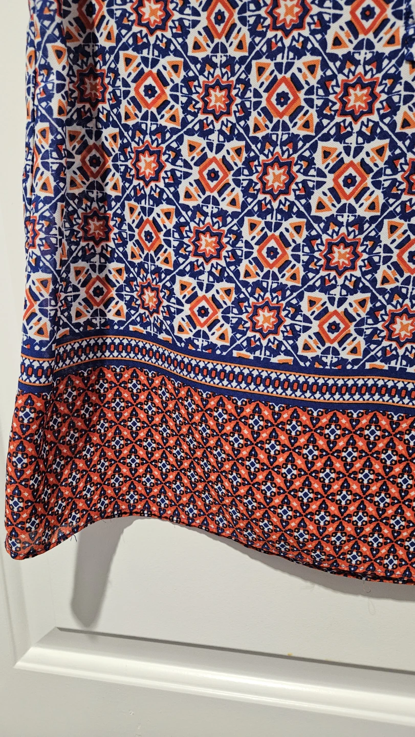 Lucy & Laurel Sleeveless Blouse - Blue/Red Print - Size Medium - photo 2