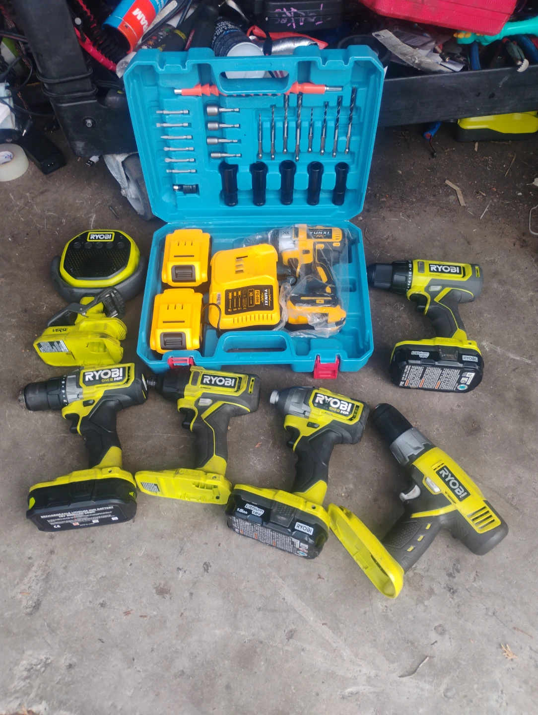 Ryobi 18V tools together - photo 2